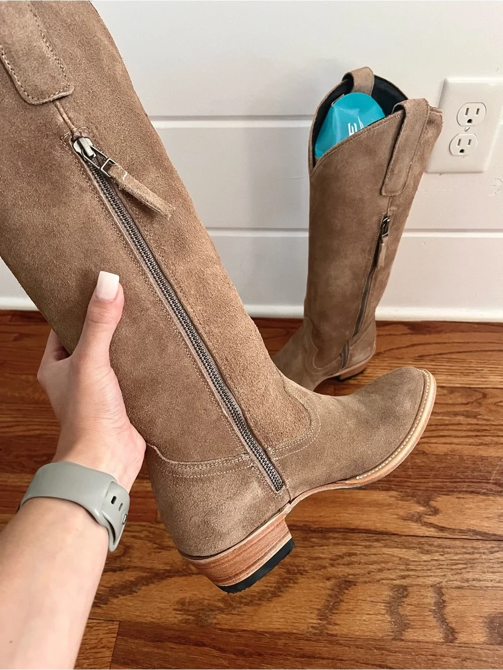 Lane boots new tags